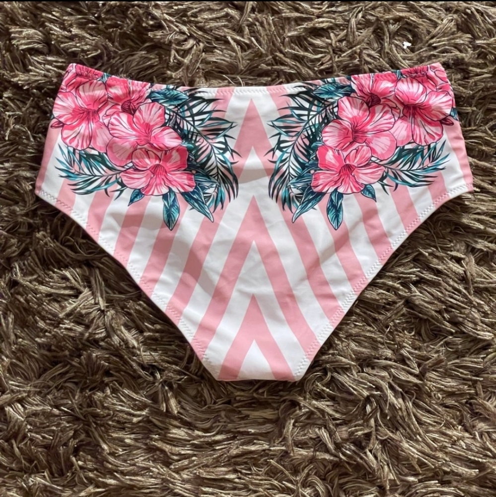 Cupshe Bikini Set - Picture 6 of 7